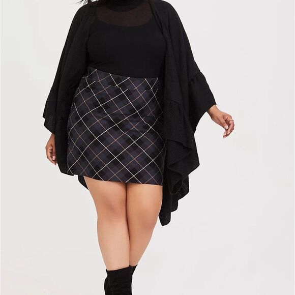 🆕 Torrid Dark Grey Plaid Premium Ponte Mini Skirt - Picture 3 of 4